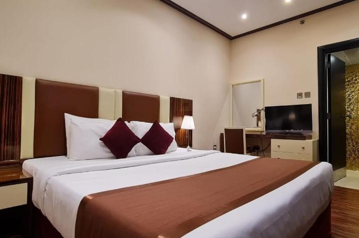 Two Bedroom Near Mashreq Metro Station 4 Luxury Bookings