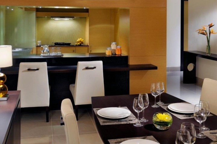 Two Bedroom Apartment Near Al Wasl Sports Club 8 Luxury Bookings