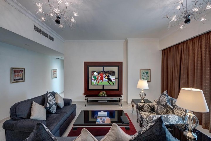 One Bedroom Apartment Near Marina Scape Mall 3 Luxury Bookings