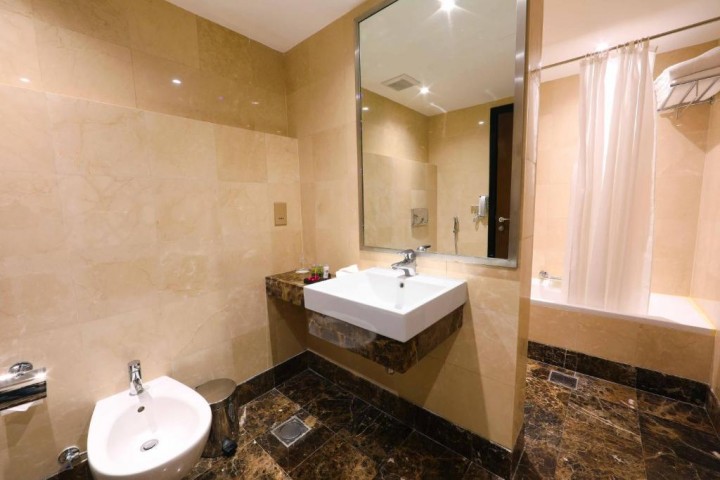 Two Bedroom Suite Near financial Center Metro. 6 Luxury Bookings