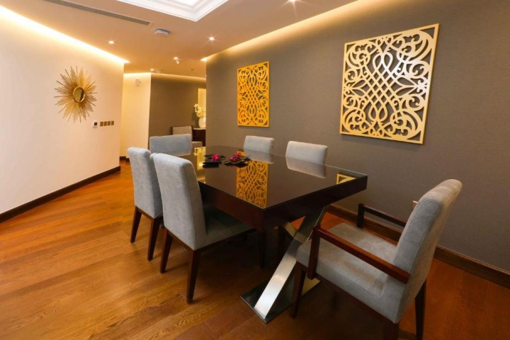 Two Bedroom Suite Near financial Center Metro. 14 Luxury Bookings