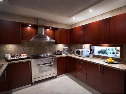 Two Bedroom Apartment Near Pacific Supermarket 9 Luxury Bookings