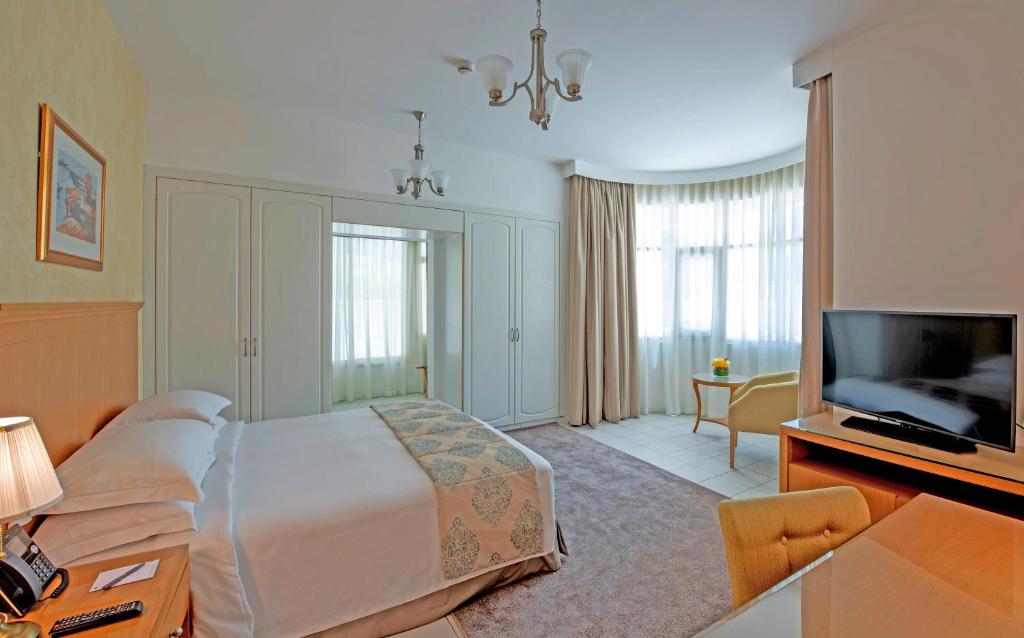 Two Bedroom Apartment Near Dubai Mall Luxury Bookings