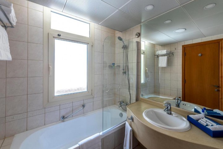 Two Bedroom Apartment Near Dubai Mall 4 Luxury Bookings