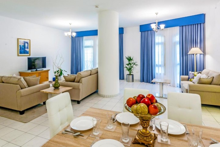 Three Bedroom Apartment Near Dubai Mall 8 Luxury Bookings