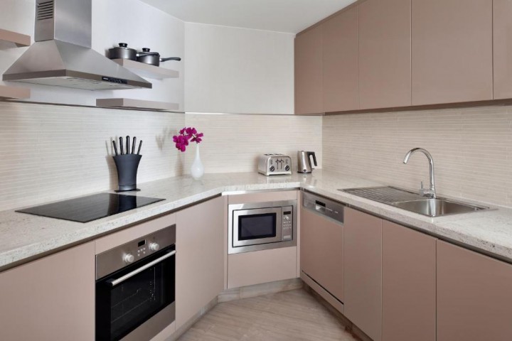 One Bedroom apartment Near Dominos Pizza 3 Luxury Bookings