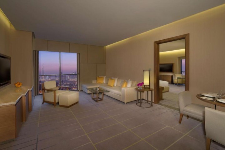 Two Bedroom apartment Near Dominos Pizza 9 Luxury Bookings