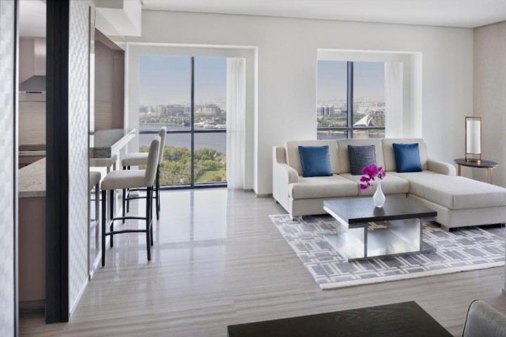 Two Bedroom apartment Near Dominos Pizza 23 Luxury Bookings