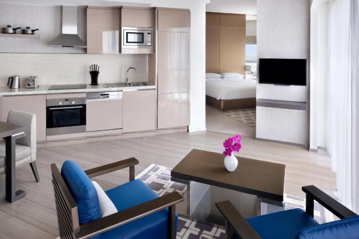 Three Bedroom apartment Near Dominos Pizza 24 Luxury Bookings