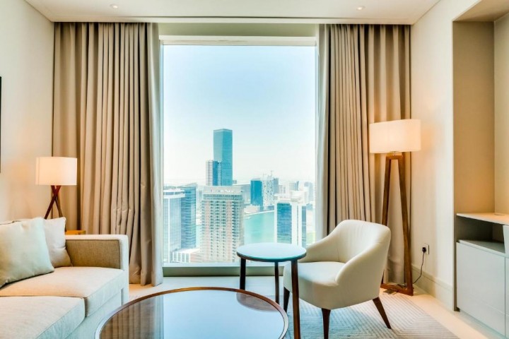 One Bedroom Apartment Near Vida Souk Mall 7 Luxury Bookings