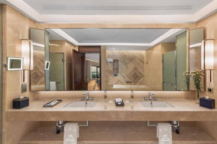 Luxury Suite Room In Palm Jumeirah 1 Luxury Bookings