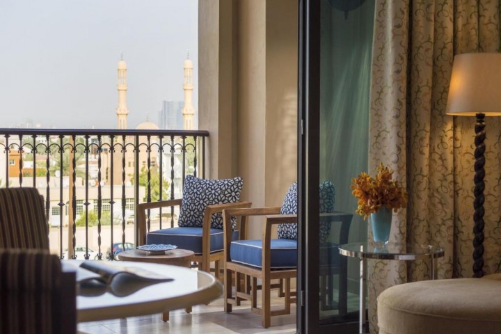 ultra luxury delux room nearby Dubai Canal Station 2 Luxury Bookings