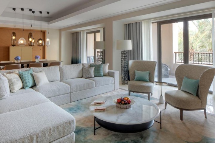 ultra luxury delux room nearby Dubai Canal Station 6 Luxury Bookings