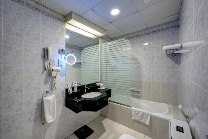 Standard Room Near Kadooli Supermarket 13 Luxury Bookings