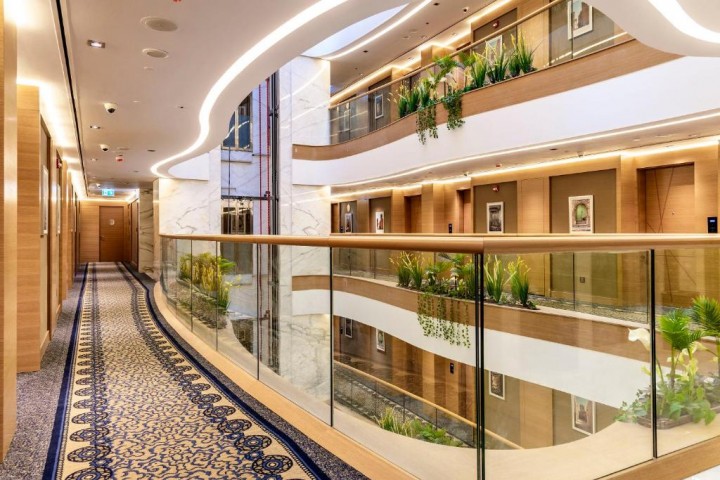 Premium King Suite Near Football Academy 8 Luxury Bookings