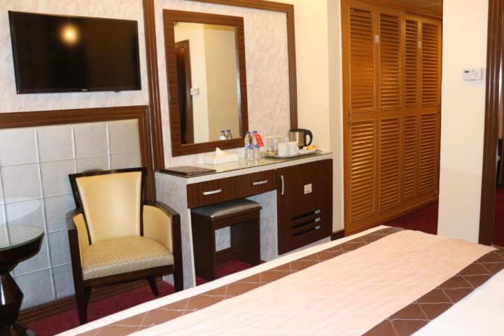 Deluxe suite Near Habib Bank Baniyas 22 Luxury Bookings