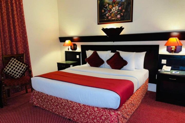 Standard Room Near Salah Al Din Metro 12 Luxury Bookings