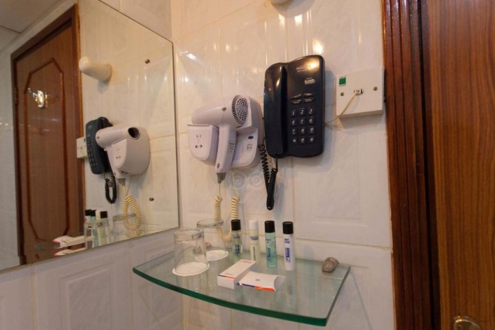 Standard Room Near Desi Junction 22 Luxury Bookings