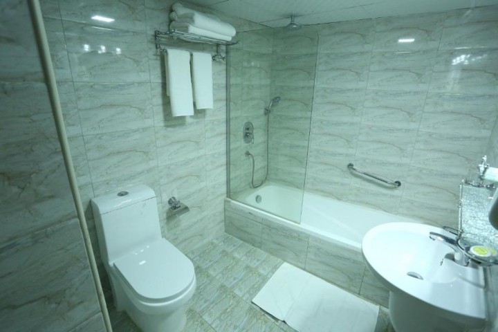 Standard Room Near Baniyas Metro 2 Luxury Bookings