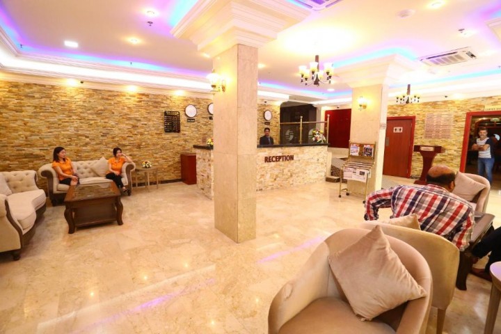 Standard Room Near Baniyas Metro 7 Luxury Bookings