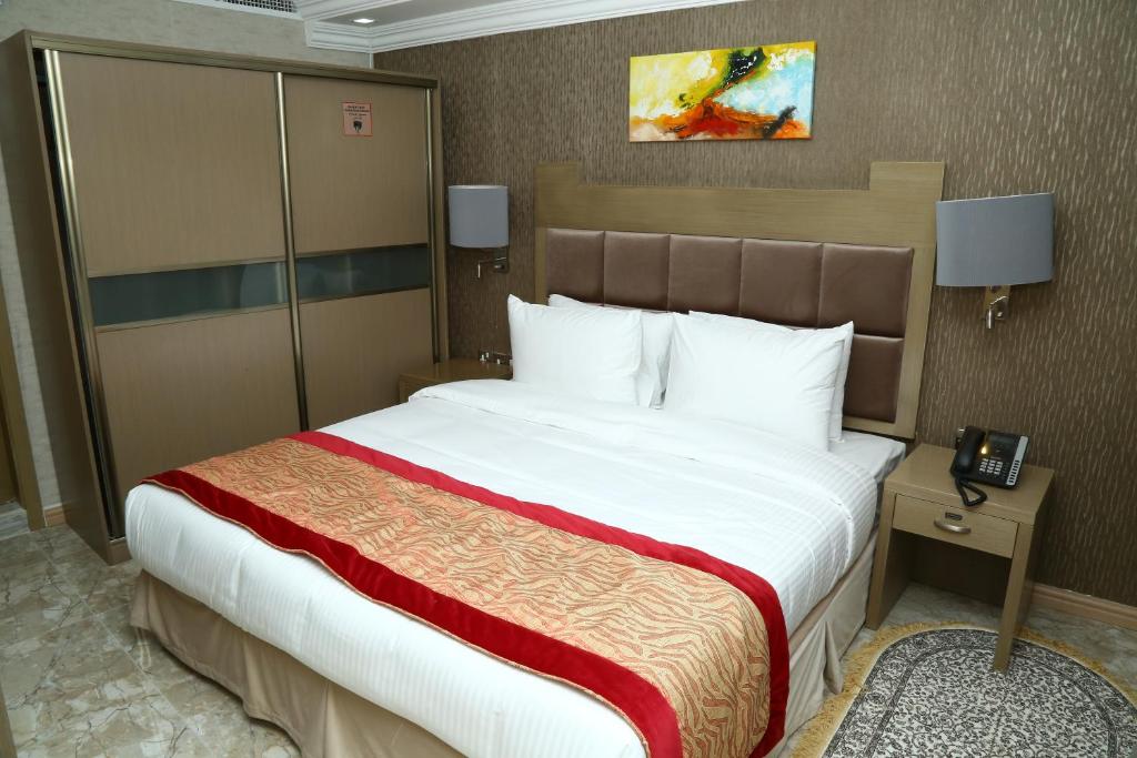 Junior Suite Near Baniyas Metro By Luxury Bookings Luxury Bookings