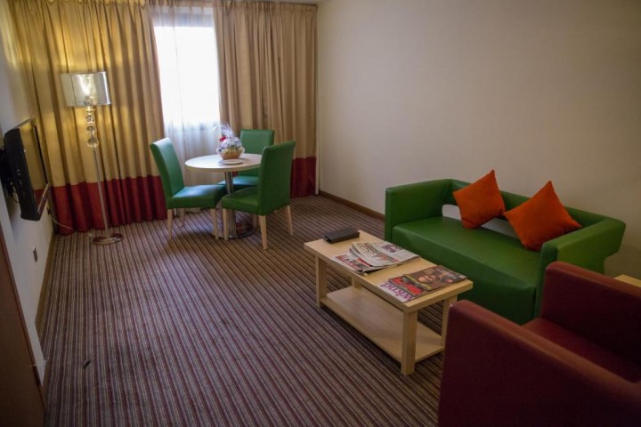 Executive Suite Near Carry Food Supermarket 2 Luxury Bookings