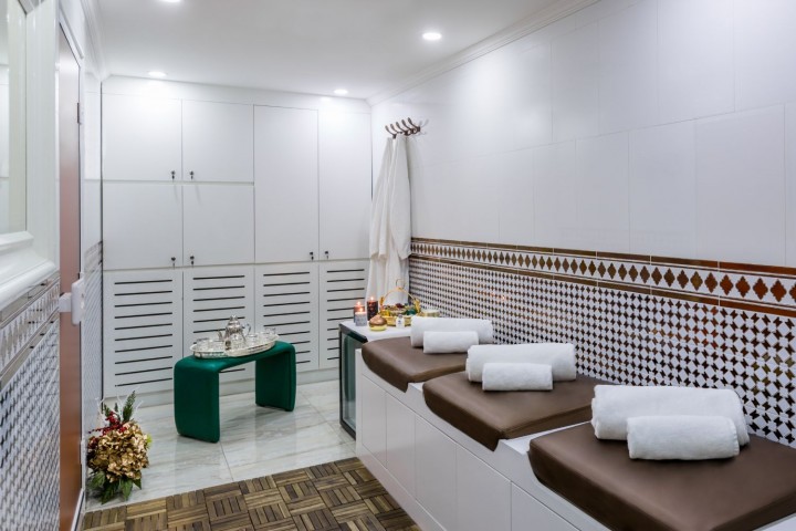 Standard Room Near by Al Rigga Metro Station 22 Luxury Bookings