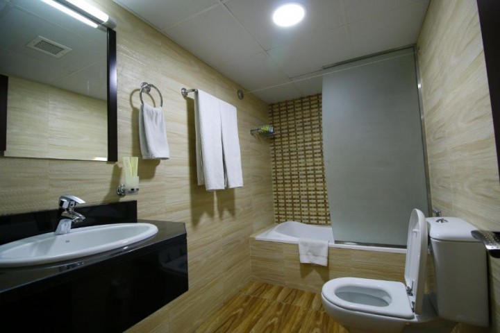 Deluxe Room Near Salah Al Din Metro 4 Luxury Bookings