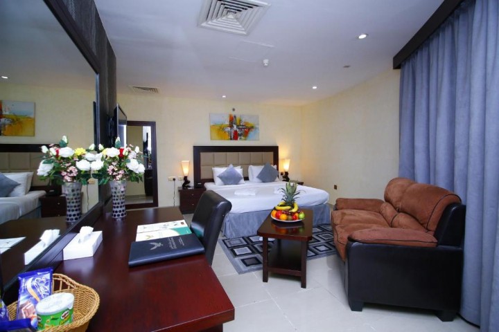 Junior Suite Near Salah Al Din Metro 6 Luxury Bookings