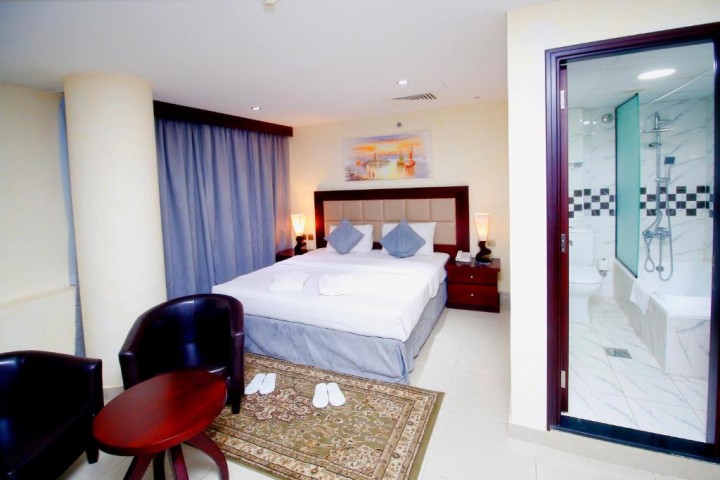 Junior Suite Near Salah Al Din Metro 10 Luxury Bookings