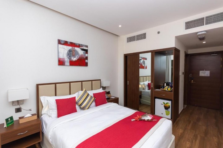 Deluxe Room Near New West Zone Market 9 Luxury Bookings