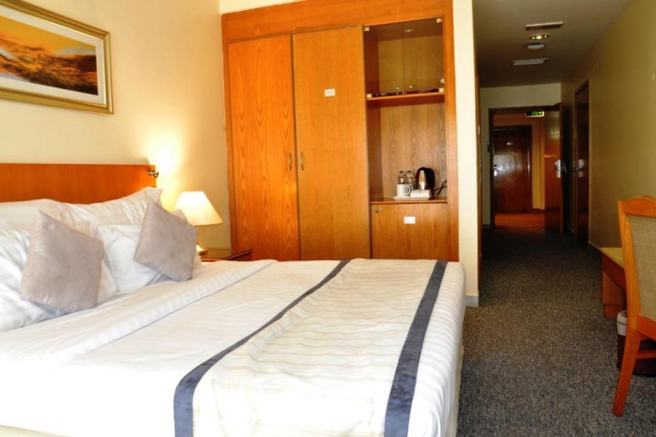 Standard Room Near Safeer Market By Luxury Booking 3 Luxury Bookings