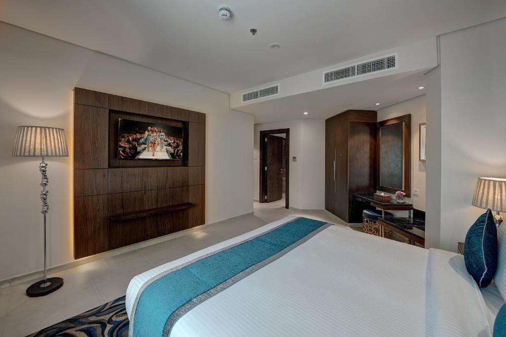 Executive Suite Near Mankhool Plaza. Luxury Bookings