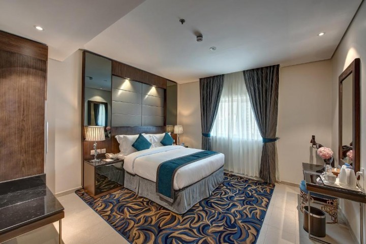 Executive Suite Near Mankhool Plaza. 6 Luxury Bookings