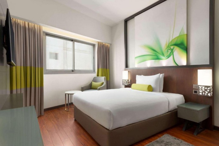 Junior Suite Room Near Al Rigga Metro. 12 Luxury Bookings