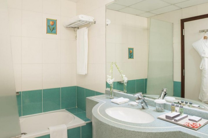 Deluxe Room Near Viva Supermarket 2 Luxury Bookings