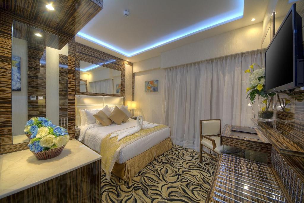 Standard Room Near Bombay Bites By Luxury Bookings Luxury Bookings