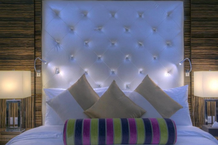 Standard Room Near Bombay Bites By Luxury Bookings 7 Luxury Bookings