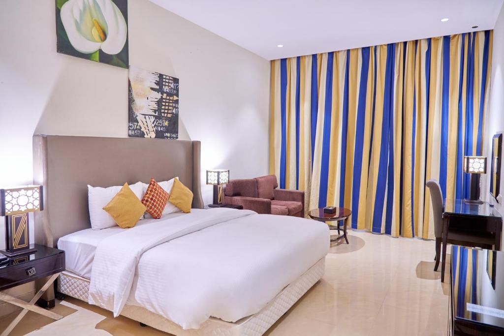 Deluxe Room Near Grand Barsha Luxury Bookings