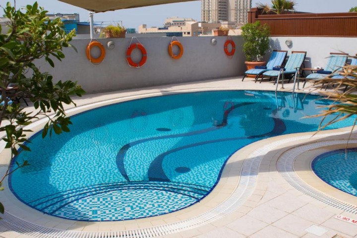 Family Two Bedroom Near Deema Building 18 Luxury Bookings