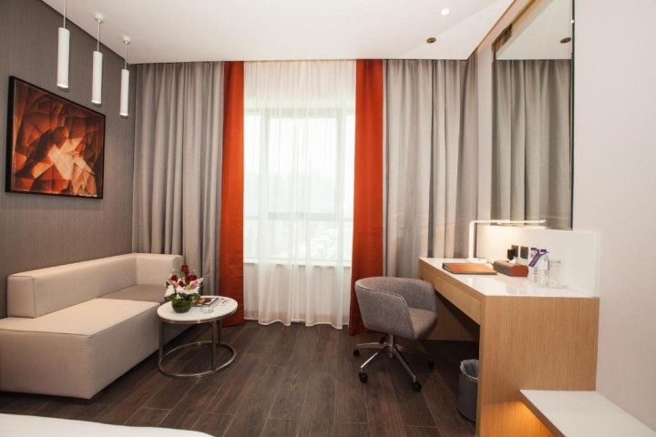 Executive Suite Near United Broadcast 14 Luxury Bookings