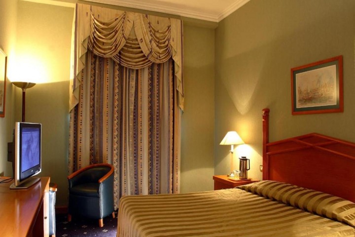 Deluxe Room Near Galadari Building 2 Luxury Bookings