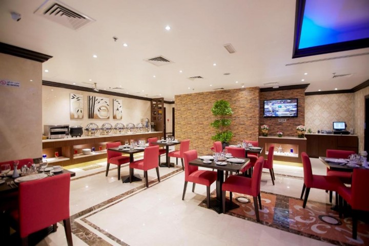 Studio Apartment Near Al Shamsi Building 6 Luxury Bookings