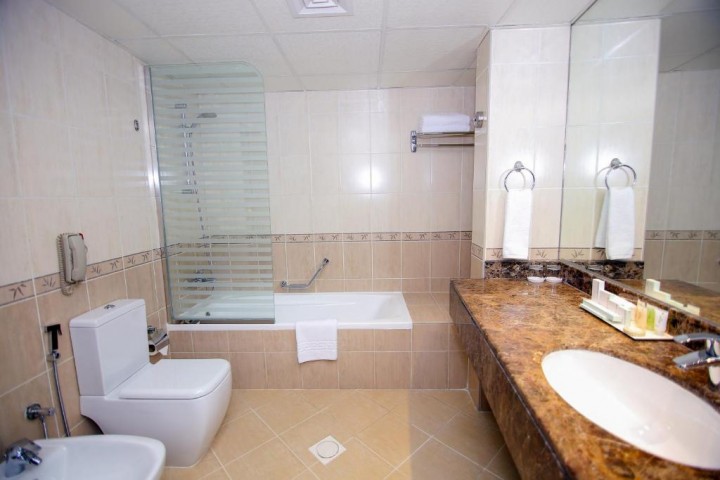 One Bedroom Apartment Near Al Shamsi Building 1 Luxury Bookings