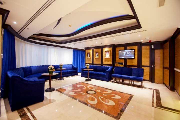 One Bedroom Apartment Near Al Shamsi Building 6 Luxury Bookings