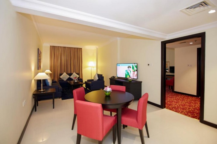 One Bedroom Apartment Near Al Shamsi Building 16 Luxury Bookings