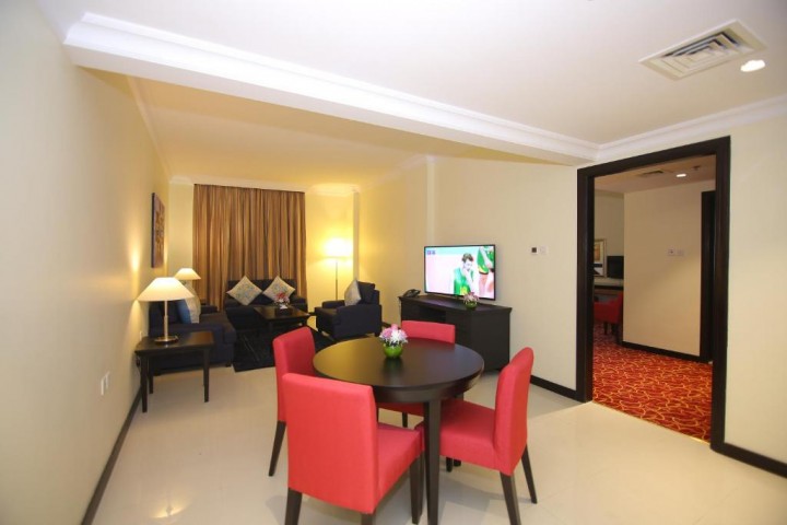 One Bedroom Apartment Near Al Shamsi Building 17 Luxury Bookings