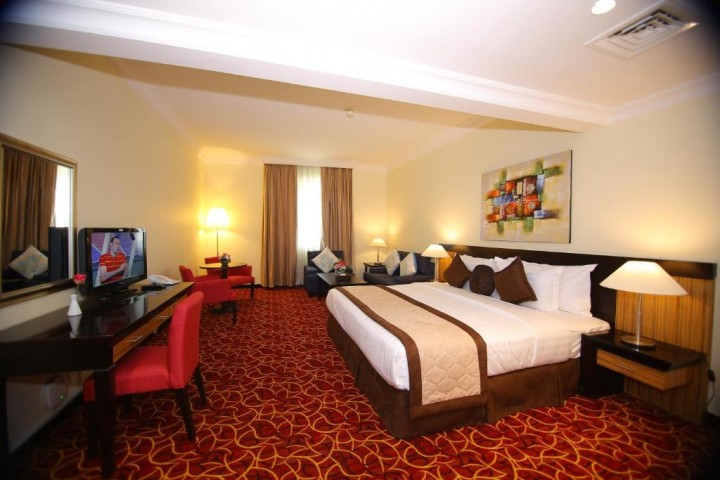 One Bedroom Apartment Near Al Shamsi Building 18 Luxury Bookings