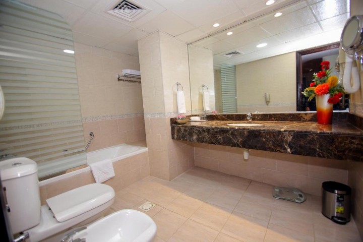 Two Bedroom Apartment Near Al Shamsi Building 3 Luxury Bookings