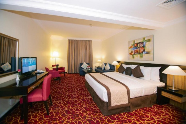 Two Bedroom Apartment Near Al Shamsi Building 11 Luxury Bookings